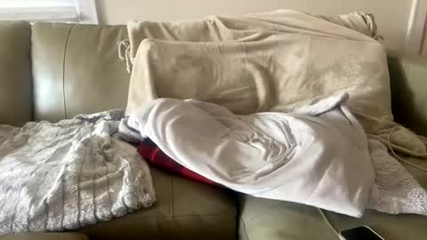 Snapshot of beachymilf chatting on 10-21-25, 02:29 BeachyMILF online show from 10-21-25, 02:29