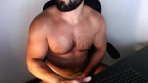 Beard Guy online show from 11-08-25, 04:40
