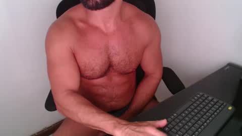 Snapshot of beard_top_guy chatting on 02-24-26, 05:00 Beard Guy online show from 02-24-26, 05:00