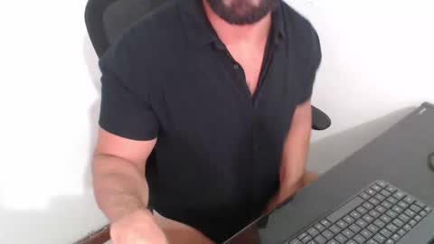 Snapshot of beard_top_guy chatting on 03-12-26, 11:16 Beard Guy online show from 03-12-26, 11:16