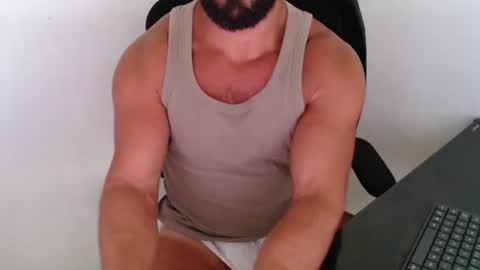 Snapshot of beard_top_guy chatting on 03-25-26, 01:28 Beard Guy online show from 03-25-26, 01:28