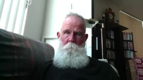 Snapshot of beardbushy chatting on 09-11-25, 04:29 beardbushy online show from 09-11-25, 04:29