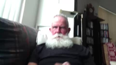 Snapshot of beardbushy chatting on 09-20-25, 03:57 beardbushy online show from 09-20-25, 03:57