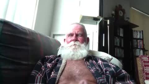 Snapshot of beardbushy chatting on 09-22-25, 06:32 beardbushy online show from 09-22-25, 06:32