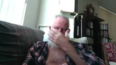 Snapshot of beardbushy chatting on 09-28-25, 04:12 beardbushy online show from 09-28-25, 04:12