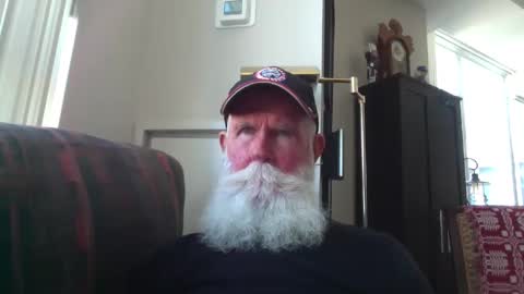 Snapshot of beardbushy chatting on 10-01-25, 03:40 beardbushy online show from 10-01-25, 03:40
