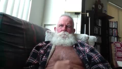 Snapshot of beardbushy chatting on 10-02-25, 02:35 beardbushy online show from 10-02-25, 02:35
