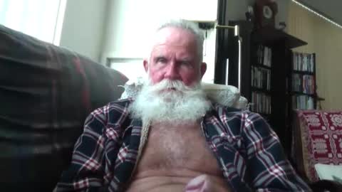 Snapshot of beardbushy chatting on 10-04-25, 03:54 beardbushy online show from 10-04-25, 03:54