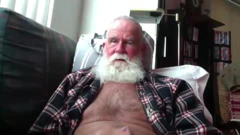 Snapshot of beardbushy chatting on 05-05-26, 02:25 beardbushy online show from 05-05-26, 02:25