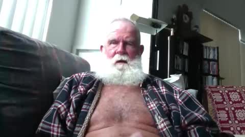 Snapshot of beardbushy chatting on 05-24-26, 03:39 beardbushy online show from 05-24-26, 03:39