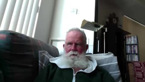 Snapshot of beardbushy chatting on 05-29-26, 04:05 beardbushy online show from 05-29-26, 04:05