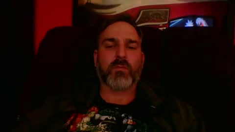 Snapshot of beardedambition chatting on 09-28-25, 03:12 beardedambition online show from 09-28-25, 03:12