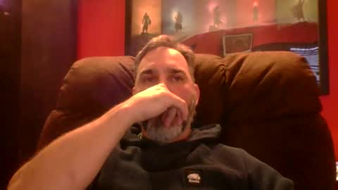 Snapshot of beardedambition chatting on 10-10-25, 06:29 beardedambition online show from 10-10-25, 06:29