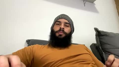 Snapshot of beardmax chatting on 02-15-26, 08:49 Min online show from 02-15-26, 08:49