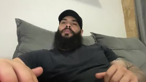 Snapshot of beardmax chatting on 03-06-26, 11:01 Min online show from 03-06-26, 11:01