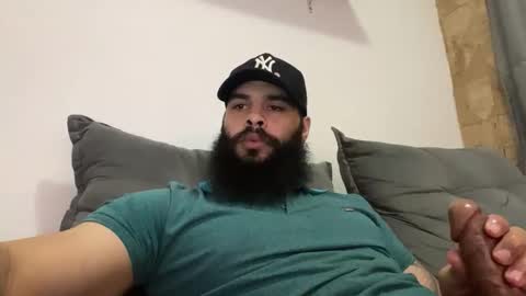 Snapshot of beardmax chatting on 03-09-26, 06:06 Min online show from 03-09-26, 06:06