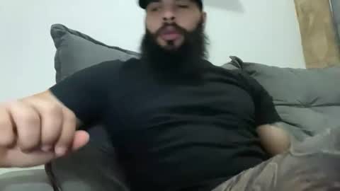 Snapshot of beardmax chatting on 03-17-26, 07:33 Min online show from 03-17-26, 07:33