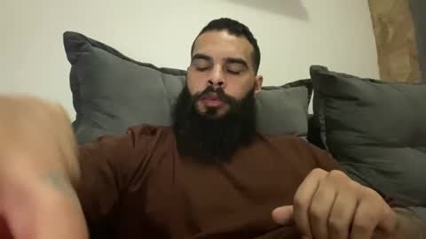 Snapshot of beardmax chatting on 03-21-26, 07:35 Min online show from 03-21-26, 07:35