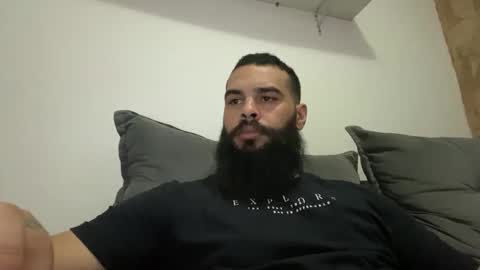 Snapshot of beardmax chatting on 03-24-26, 01:10 Min online show from 03-24-26, 01:10