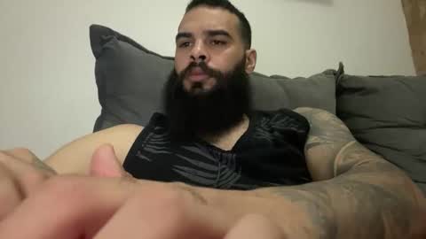 Snapshot of beardmax chatting on 03-25-26, 01:44 Min online show from 03-25-26, 01:44