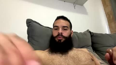 Snapshot of beardmax chatting on 04-05-26, 07:55 Min online show from 04-05-26, 07:55