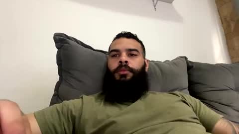 Snapshot of beardmax chatting on 04-18-26, 01:15 Min online show from 04-18-26, 01:15