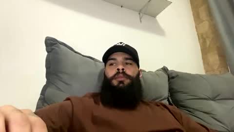 Snapshot of beardmax chatting on 04-21-26, 01:42 Min online show from 04-21-26, 01:42