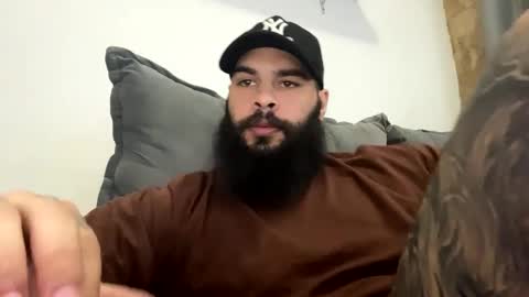 Snapshot of beardmax chatting on 04-22-26, 11:34 Min online show from 04-22-26, 11:34