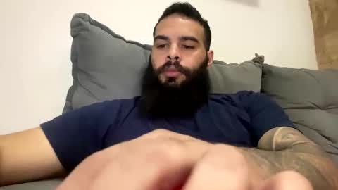 Snapshot of beardmax chatting on 04-29-26, 02:15 Min online show from 04-29-26, 02:15