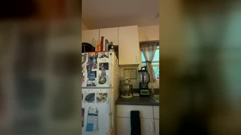 Snapshot of bearmeat4you chatting on 08-08-26, 02:47 bearmeat4you online show from 08-08-26, 02:47