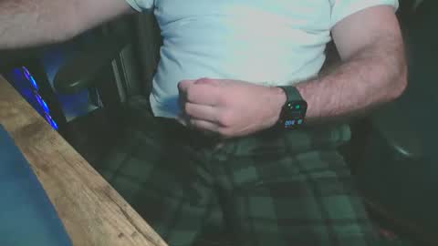 Snapshot of bearscar84 chatting on 11-11-25, 02:00 bearscar84 online show from 11-11-25, 02:00