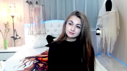 Snapshot of beataangel chatting on 10-11-25, 07:18 beataangel online show from 10-11-25, 07:18