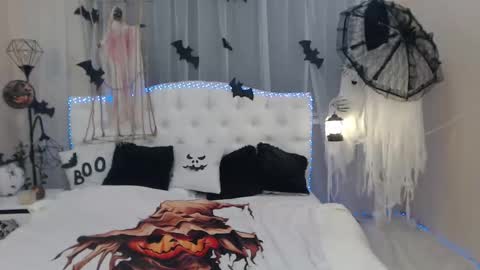 Snapshot of beataangel chatting on 10-22-25, 07:08 beataangel online show from 10-22-25, 07:08