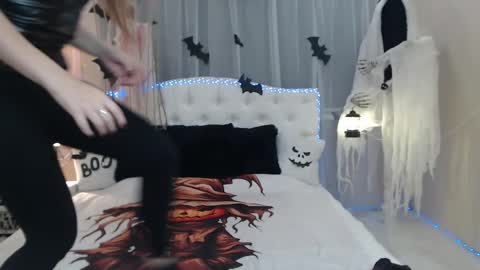 Snapshot of beataangel chatting on 10-30-25, 07:54 beataangel online show from 10-30-25, 07:54