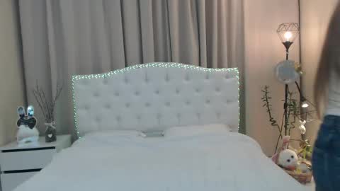 Snapshot of beataangel chatting on 04-01-26, 07:53 beataangel online show from 04-01-26, 07:53