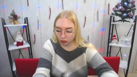 BeatriceFlyy online show from 12-30-24, 10:53