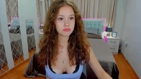 Snapshot of beatricewild chatting on 10-14-25, 11:55 BeatriceWild online show from 10-14-25, 11:55