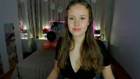 Snapshot of beatricewild chatting on 10-26-25, 11:49 BeatriceWild online show from 10-26-25, 11:49