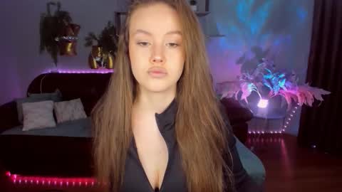 Snapshot of beatricewild chatting on 03-17-26, 10:40 BeatriceWild online show from 03-17-26, 10:40