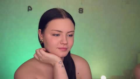 Snapshot of beatris_mils chatting on 01-26-25, 05:45 Beatrice online show from 01-26-25, 05:45