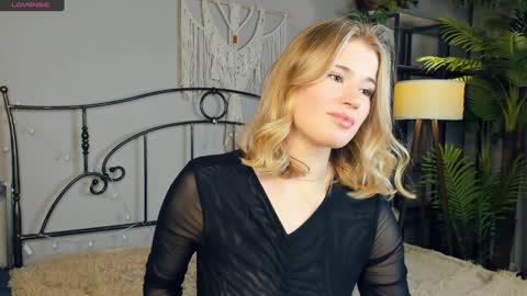Sonya online show from 12-25-24, 05:16