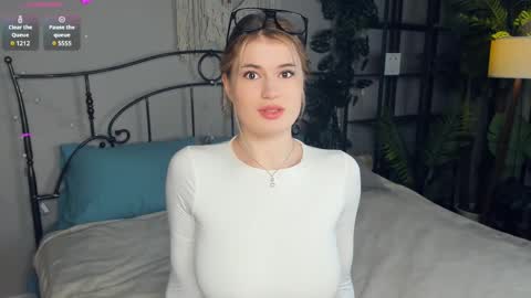 Sonya online show from 02-13-25, 05:26