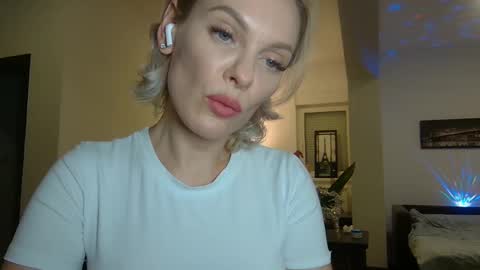 Beautifulkollette online show from 01-03-25, 08:01
