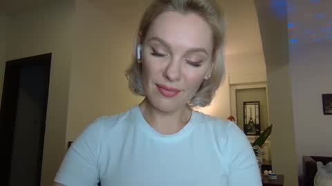 Beautifulkollette online show from 01-04-25, 11:38