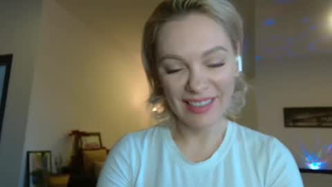 Beautifulkollette online show from 01-08-25, 11:32