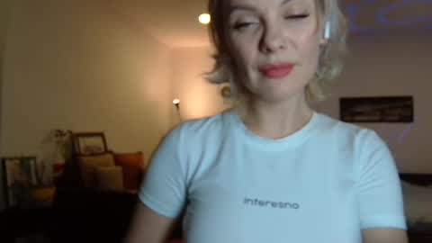 Beautifulkollette online show from 01-28-25, 07:32