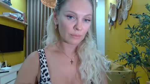 Beautifulkollette online show from 09-18-25, 11:45