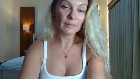 Beautifulkollette online show from 09-28-25, 12:21