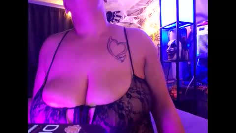 Snapshot of beautifull_sin69 chatting on 10-28-25, 06:17 MONSTAHEAD69 online show from 10-28-25, 06:17