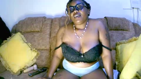 Snapshot of beautifulpeach2 chatting on 12-08-24, 06:01 beautifulpeach2 online show from 12-08-24, 06:01